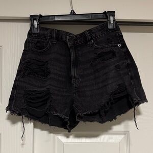 Women’s American Eagle Outfitters Black Distressed Jean Shorts, Size 2